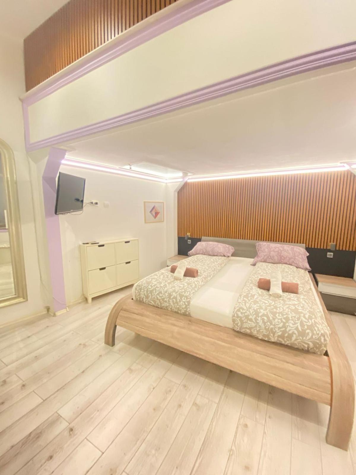 Apartmán Yes, Yes! Lovely Good Amenities Center