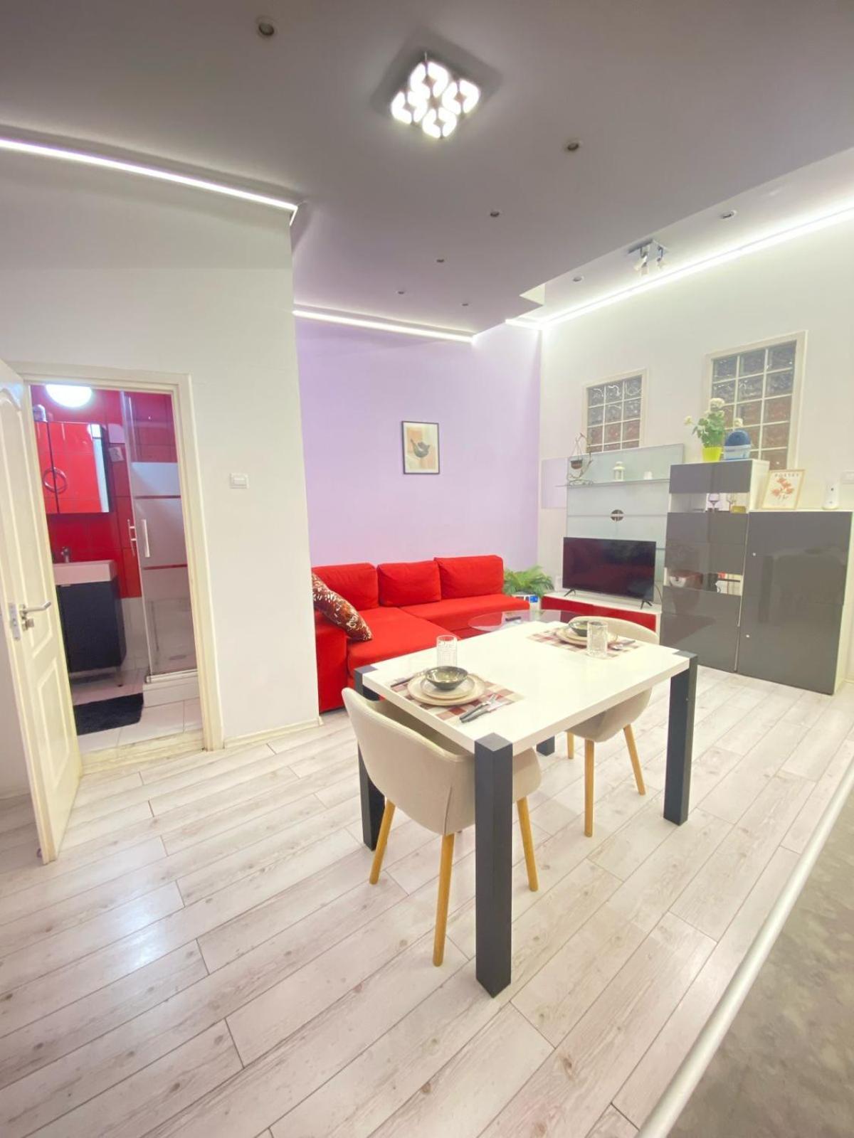 Yes, Yes! Lovely Good Amenities Center Apartmán Budapešť